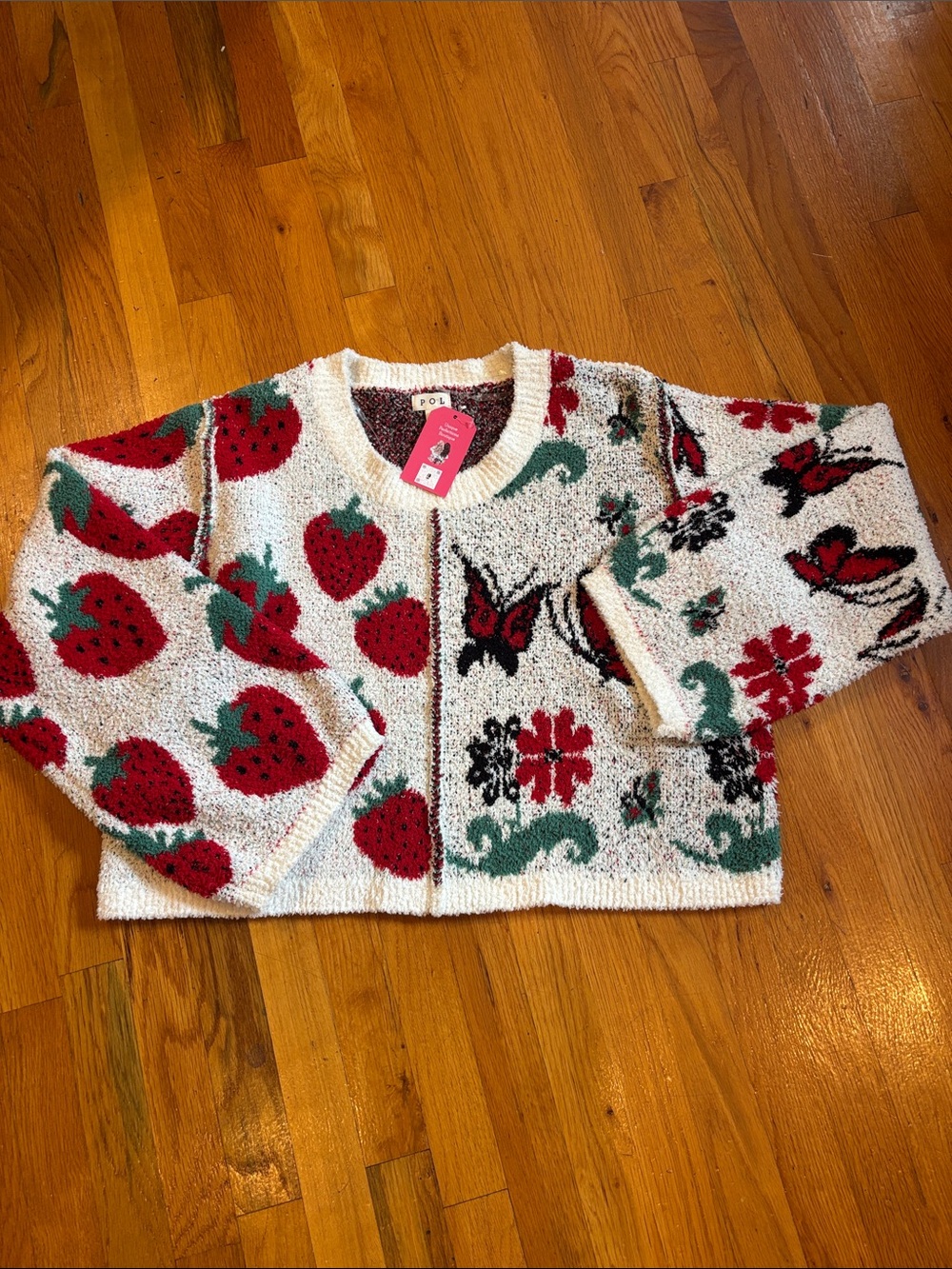 POL Cream Chunky Cropped Sweater Red Strawberries & Butterflies Green Accents L